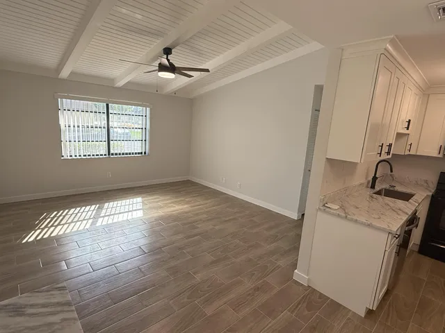 $2,000 | 440 Glenwood Drive, West Palm Beach, FL 33415