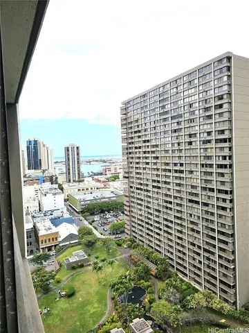 $2,000 | 55 South Kukui Street, Unit D2211, Honolulu, HI 96817