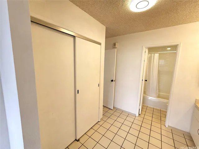 $2,000 | 55 South Kukui Street, Unit D2211, Honolulu, HI 96817