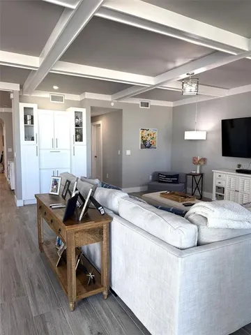 $5,800 | 1 Beach Drive Southeast, Unit 1310, St. Petersburg, FL 33701