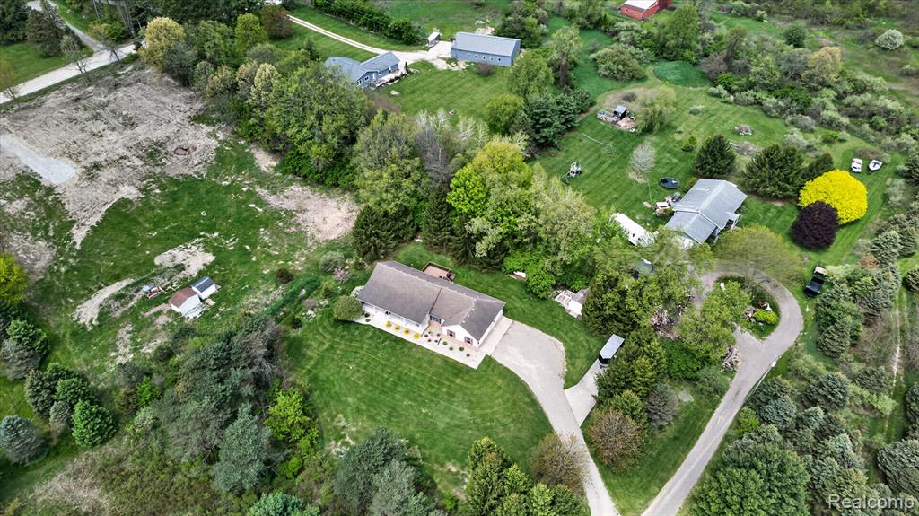 7659 Clyde Road Fenton, MI 48430 - Photo 41 of 52