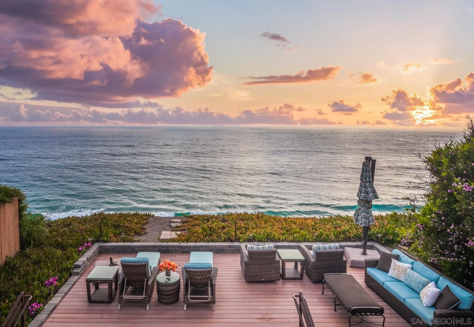 258 Neptune Avenue Encinitas, CA 92024 - Photo 3 of 26 a view of a terrace with sitting area