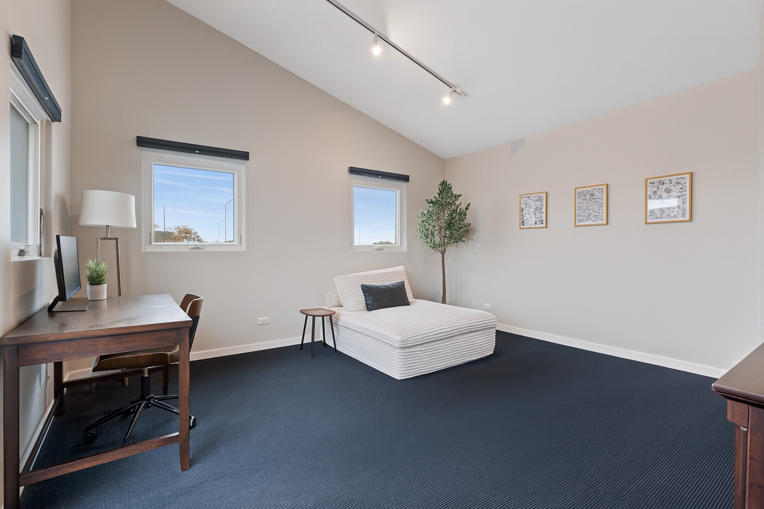 2828 North Talman Avenue, Unit R Chicago, IL 60618 - Photo 21 of 31 a room with a bed and a desk