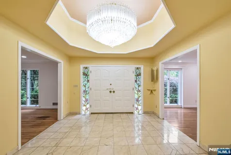 $1,550,000 | 8 Clearwater Drive, Ho-Ho-Kus, NJ 07423