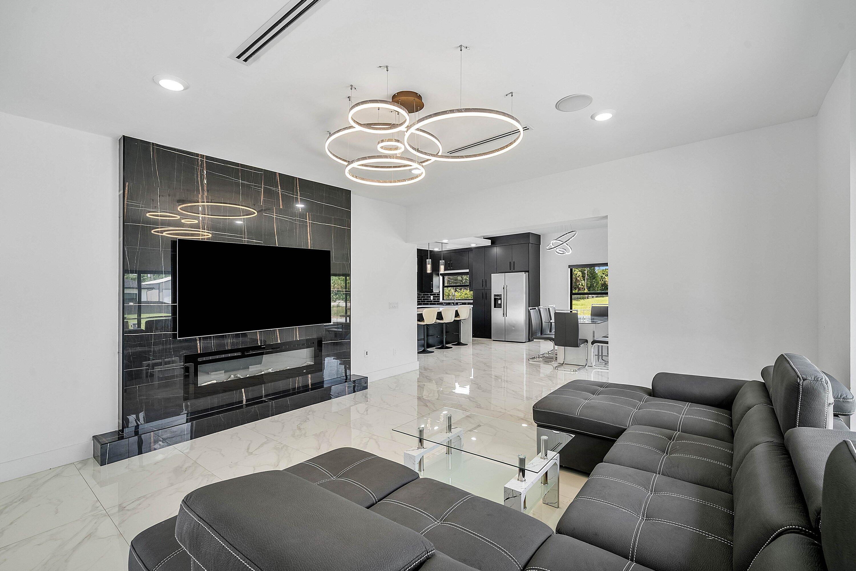 641 Marshall Road West Palm Beach, FL 33413 - Photo 7 of 57 Living Room