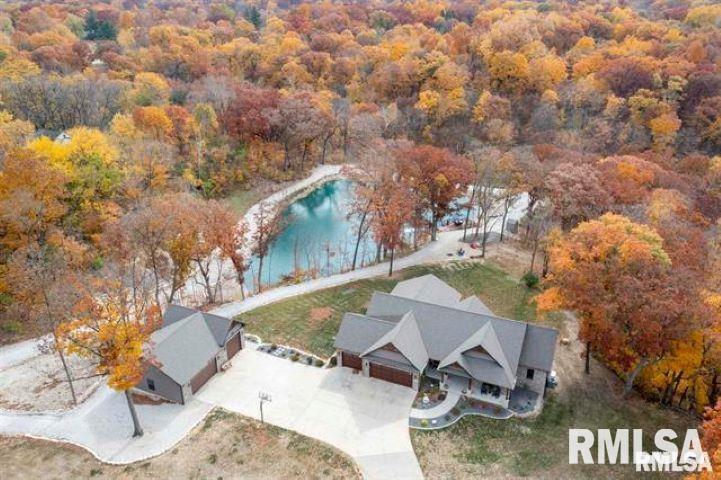 23501 Spring Creek Road Washington, IL 61571 - Photo 11 of 85 Gallery Image 11