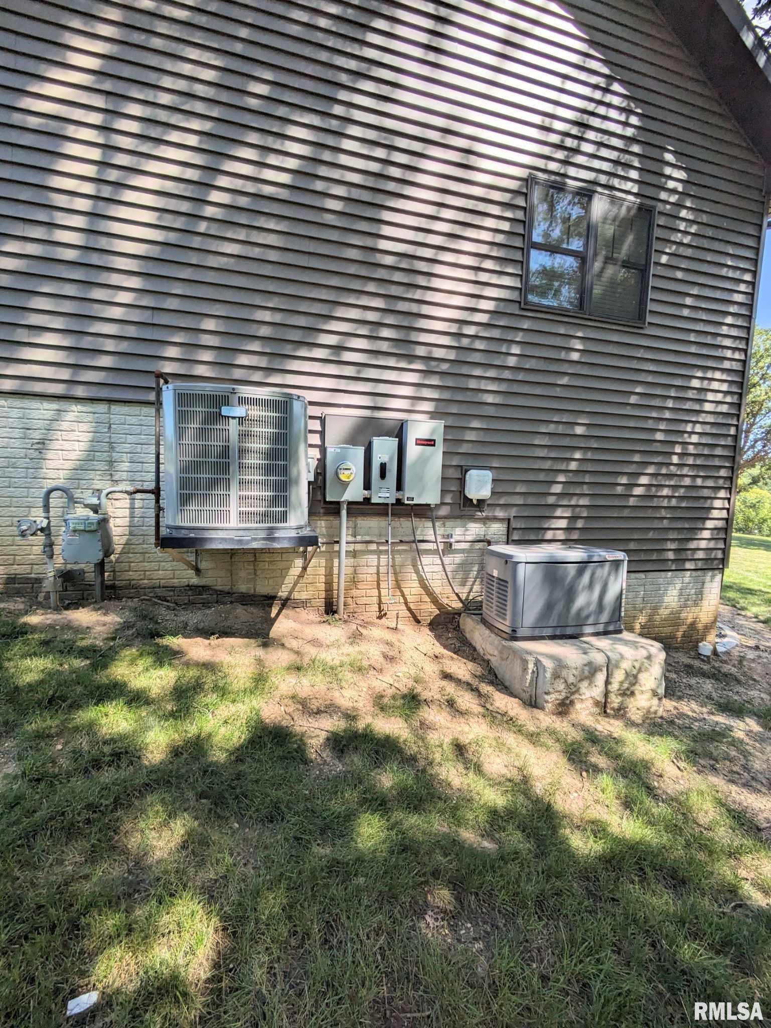 23501 Spring Creek Road Washington, IL 61571 - Photo 23 of 85 Gallery Image 23