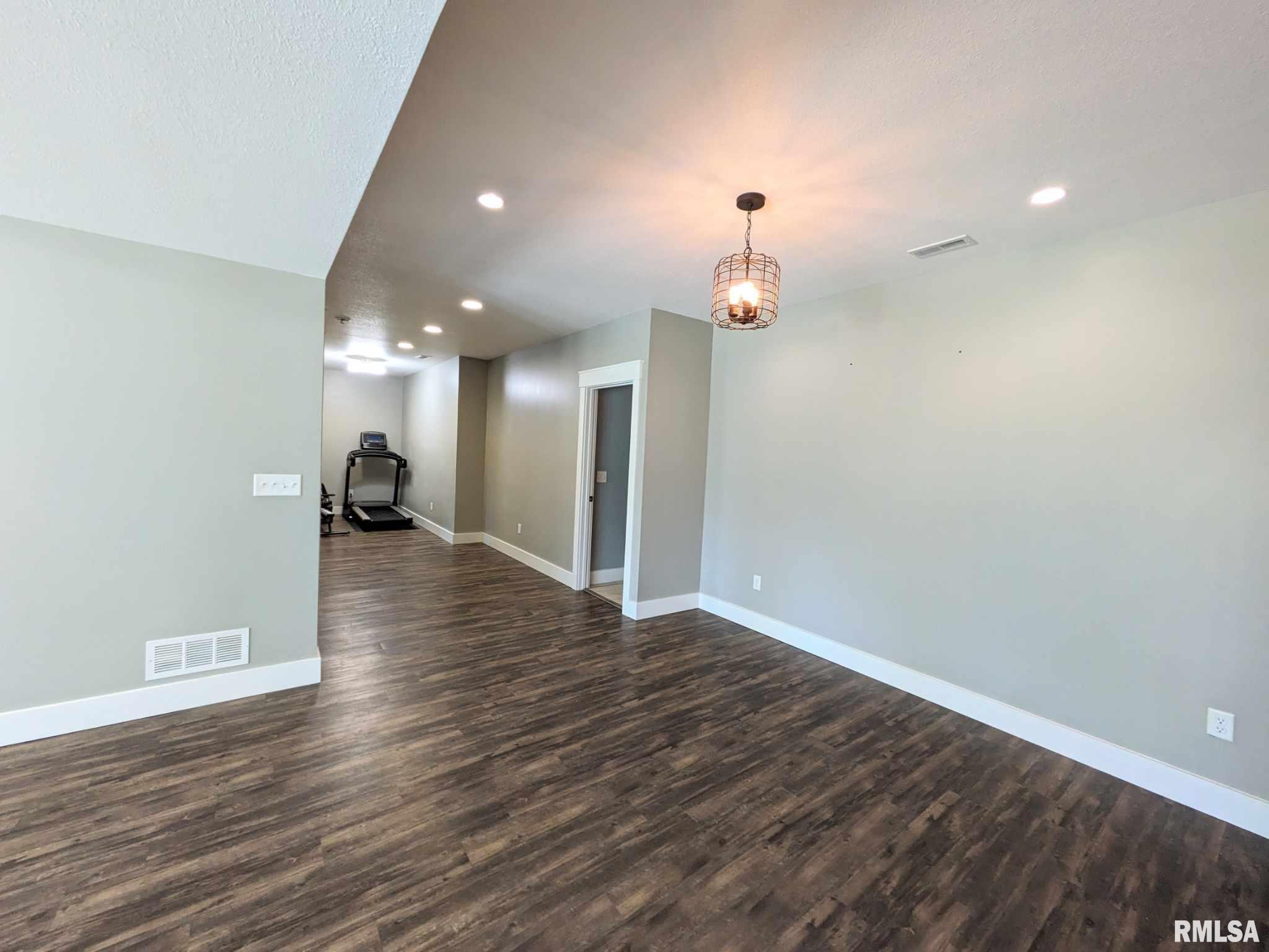 23501 Spring Creek Road Washington, IL 61571 - Photo 73 of 85 Gallery Image 73