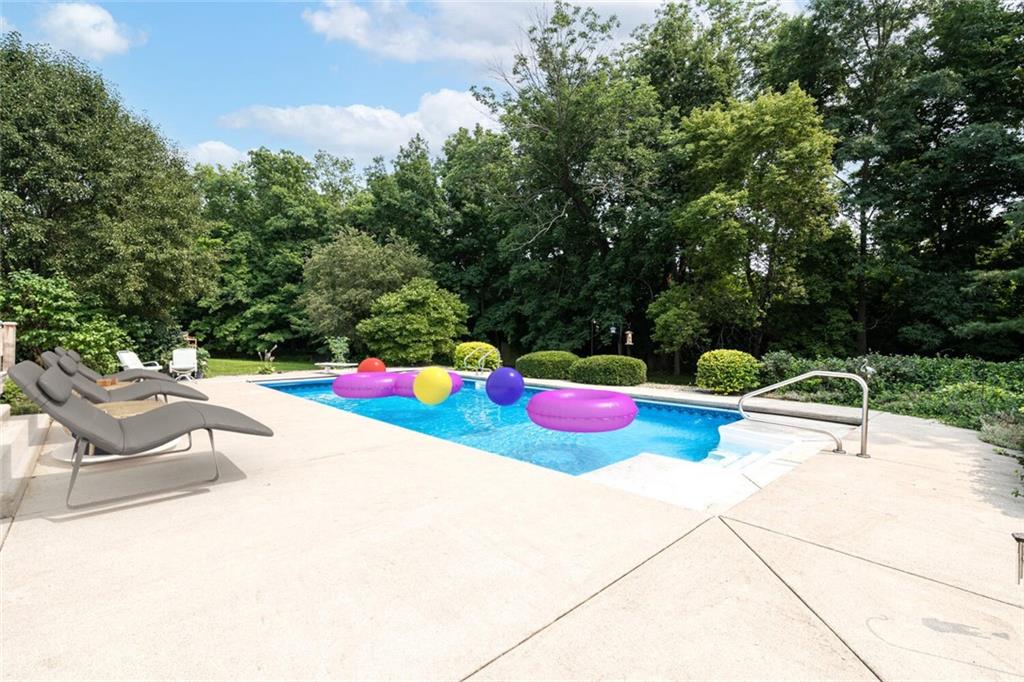 4105 Millstream Road Greenwood, IN 46143 - Photo 9 of 47 Gallery Image 9