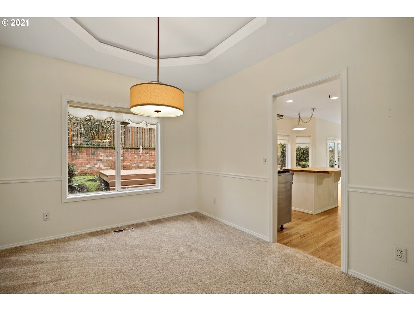3342 Southwest Huber Street Portland, OR 97219 - Photo 8 of 32 Gallery Image 8