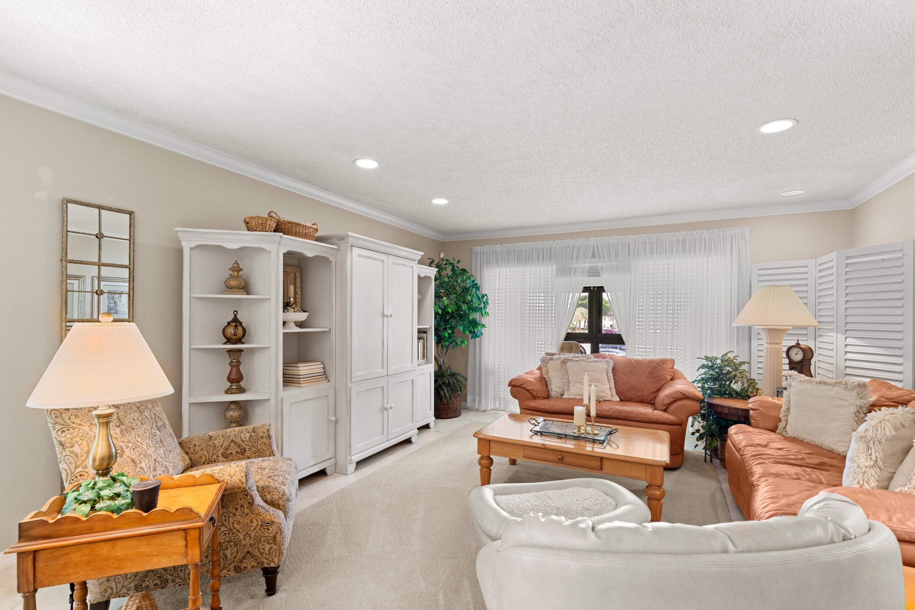 21734 Arriba Real, Unit 32B Boca Raton, FL 33433 - Photo 11 of 27 Living Room