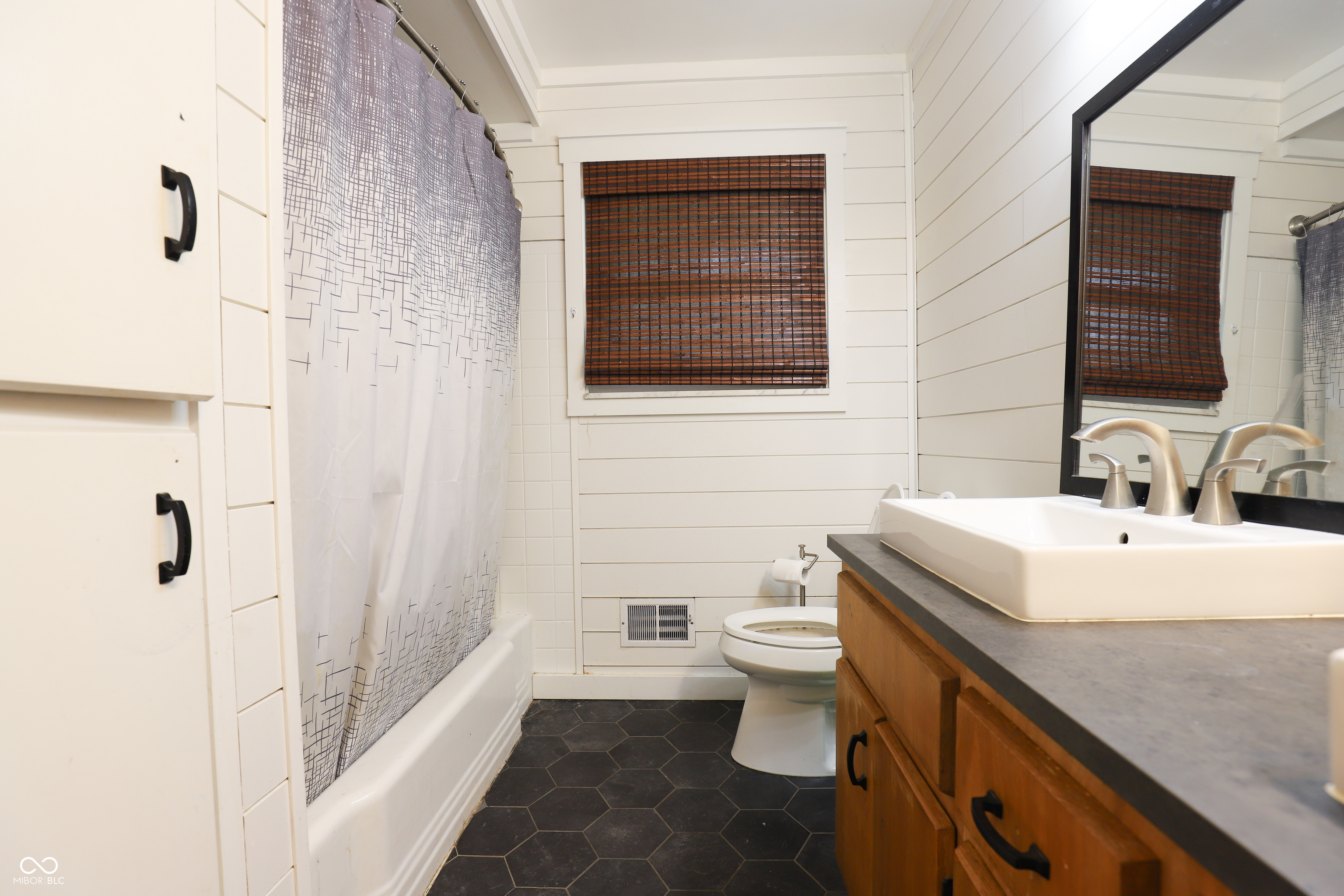 207 East Waterbury Road Indianapolis, IN 46227 - Photo 17 of 27 Gallery Image 17