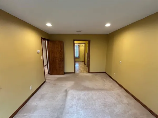 $349,000 | 15150 East Quaker Road, Nevada, MO 64772