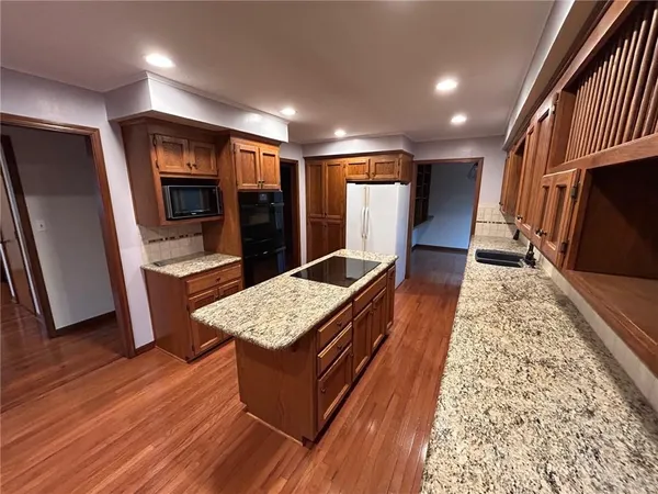 $349,000 | 15150 East Quaker Road, Nevada, MO 64772
