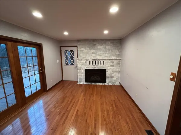 $349,000 | 15150 East Quaker Road, Nevada, MO 64772