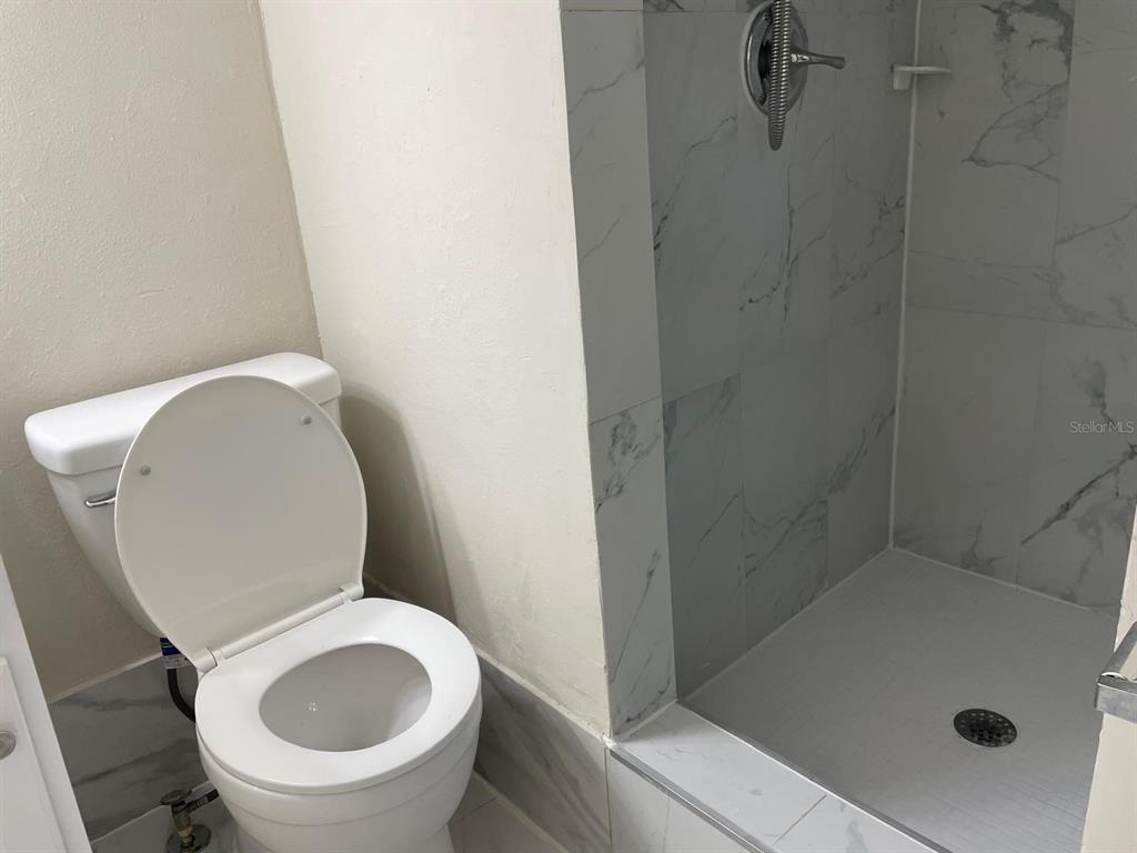 2107 Northeast 8th Road Ocala, FL 34470 - Photo 9 of 18