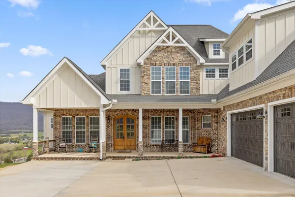 $940,000 | 300 Skyhigh Drive, Dunlap, TN 37327