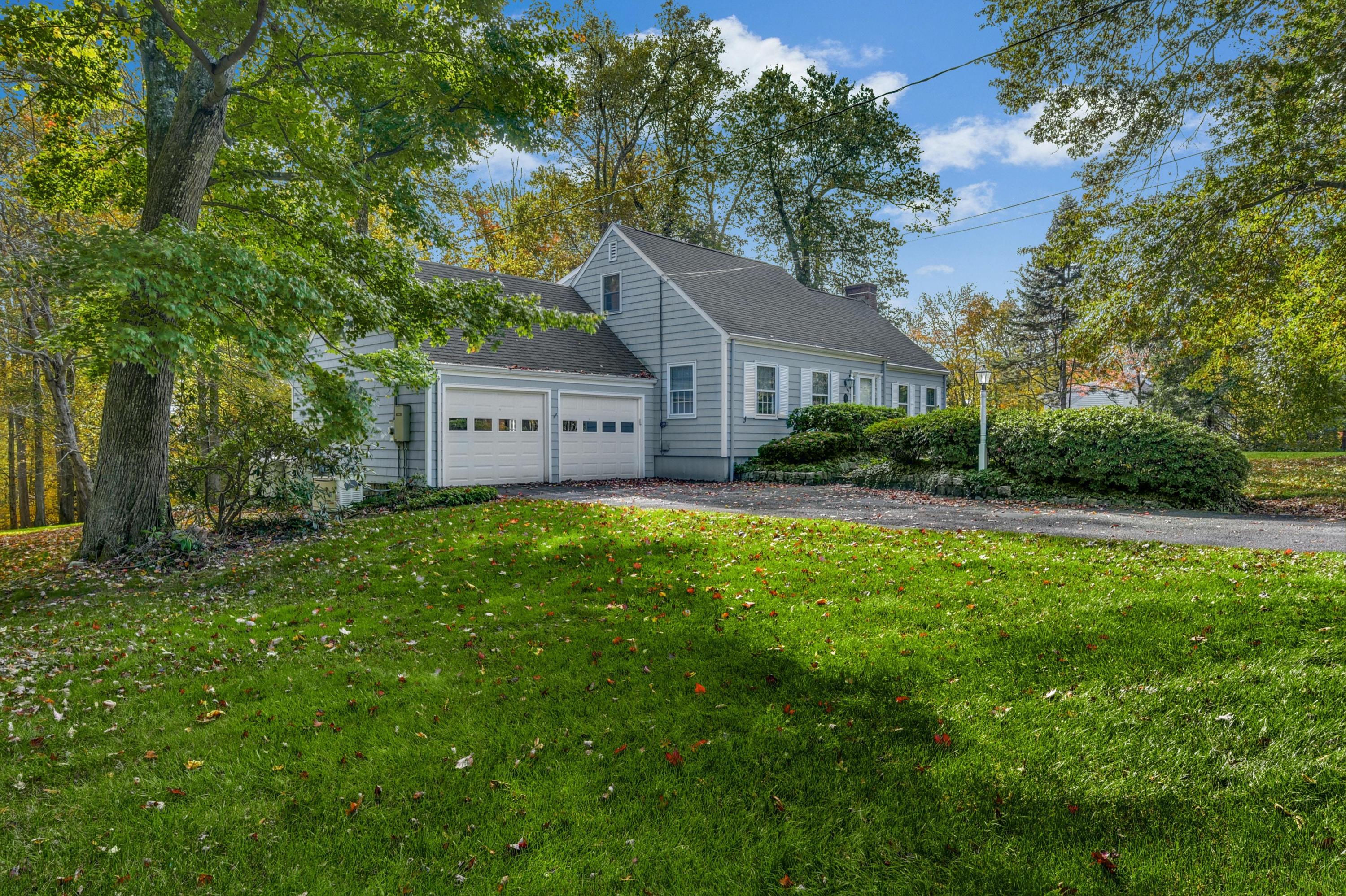 96 West Cross Road New Canaan, CT 06840 - Photo 3 of 33 002-365892-DSC_5697_HDR