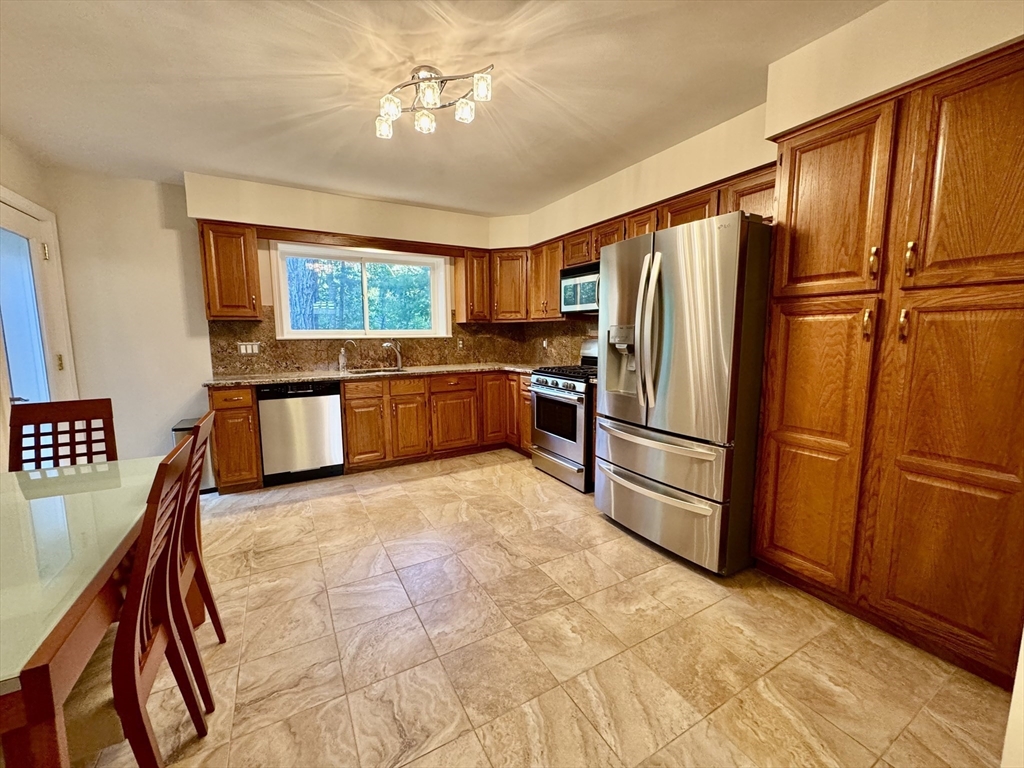 22 Celestial Way, Unit 22 Salem, MA 01970 - Photo 5 of 39