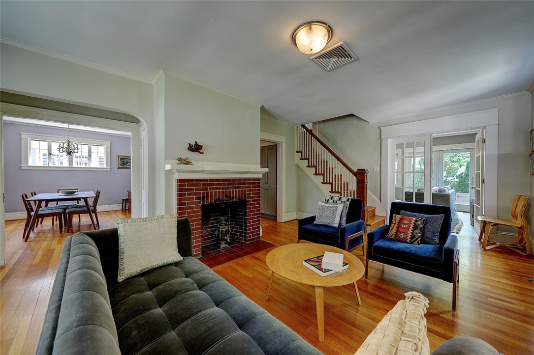 70 Chiswick Road Cranston, RI 02905 - Photo 7 of 46