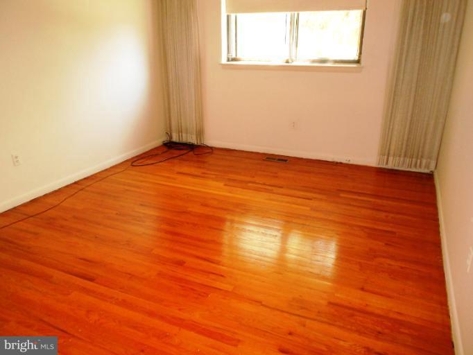 7324 Prince George Road Pikesville, MD 21208 - Photo 1 of 18 MASTER BEDROOM