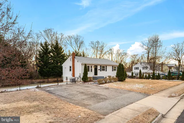 $3,300 | 14025 Mt Pleasant Drive, Woodbridge, VA 22191