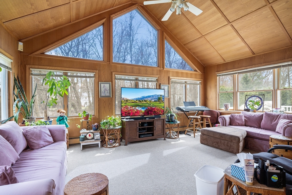 27 Applegate Lane Reading, MA 01867 - Photo 16 of 40 Gallery Image 16