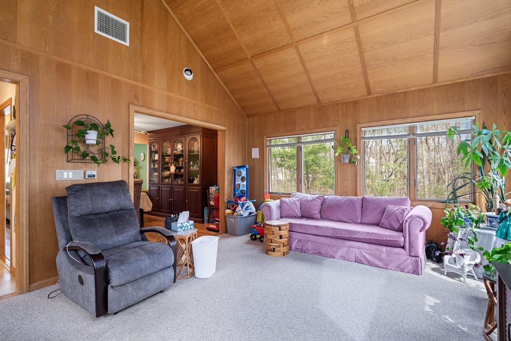 27 Applegate Lane Reading, MA 01867 - Photo 17 of 40 Gallery Image 17