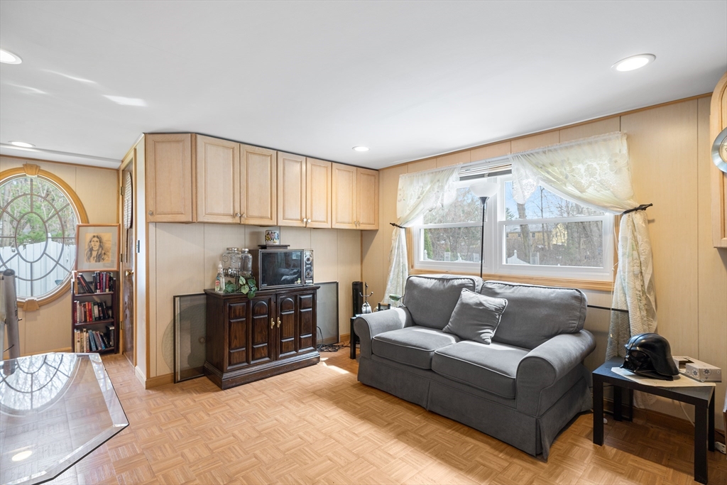 27 Applegate Lane Reading, MA 01867 - Photo 29 of 40 Gallery Image 29
