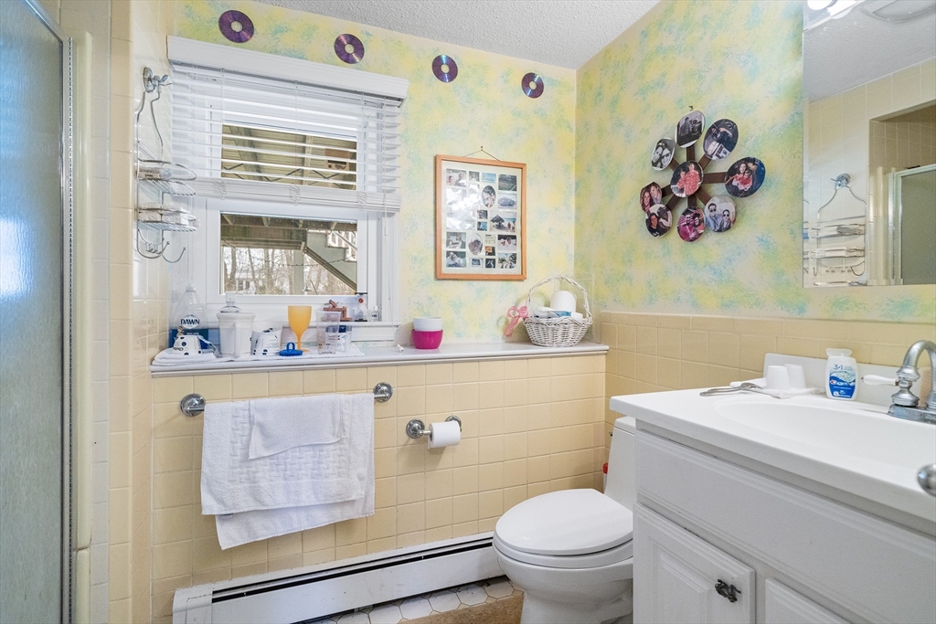 27 Applegate Lane Reading, MA 01867 - Photo 31 of 40 Gallery Image 31