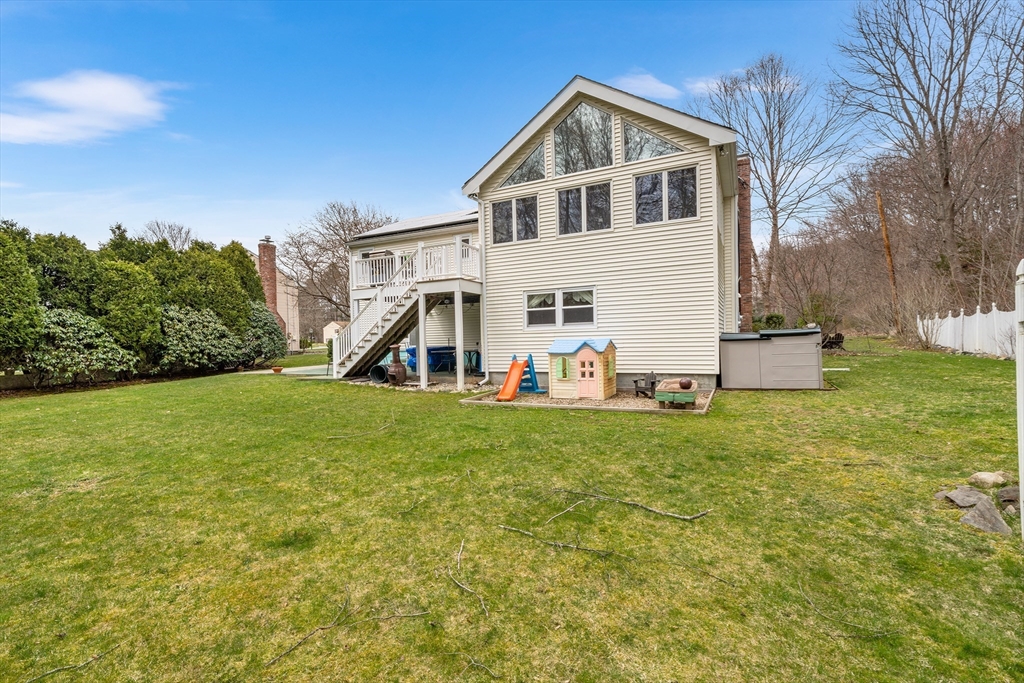 27 Applegate Lane Reading, MA 01867 - Photo 36 of 40 Gallery Image 36