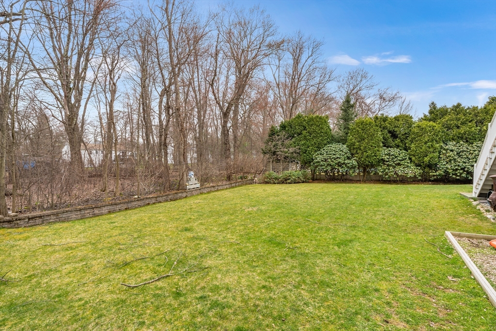 27 Applegate Lane Reading, MA 01867 - Photo 38 of 40 Gallery Image 38