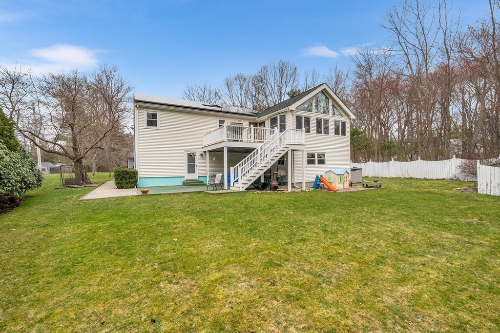 27 Applegate Lane Reading, MA 01867 - Photo 39 of 40 Gallery Image 39