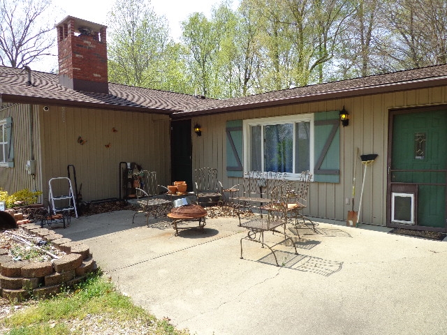 3699 East Gallimore Road Bloomfield, IN 47424 - Photo 6 of 35