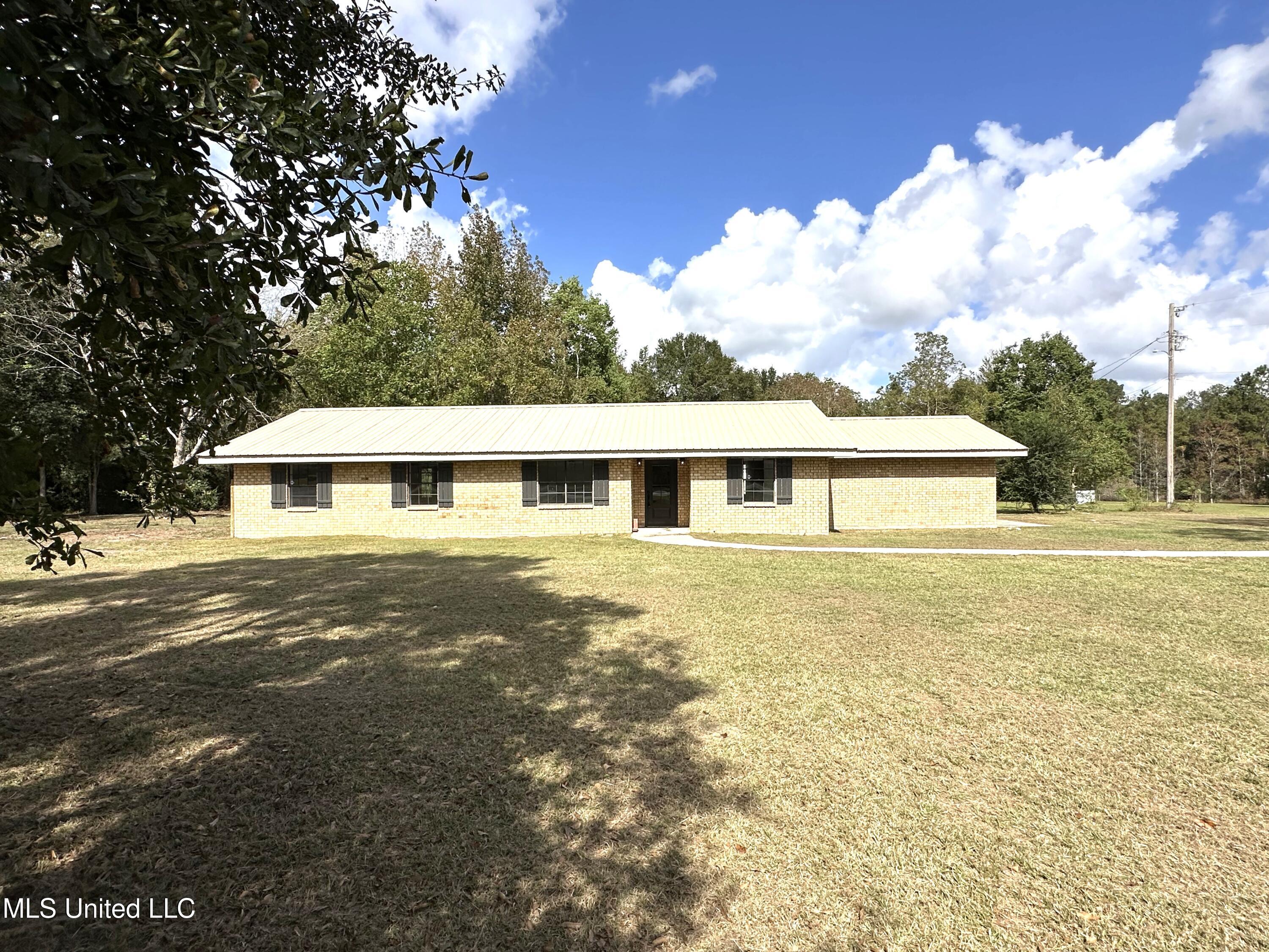 15077 Alsobrooks Road Picayune, MS 39466 - Photo 1 of 32 front view