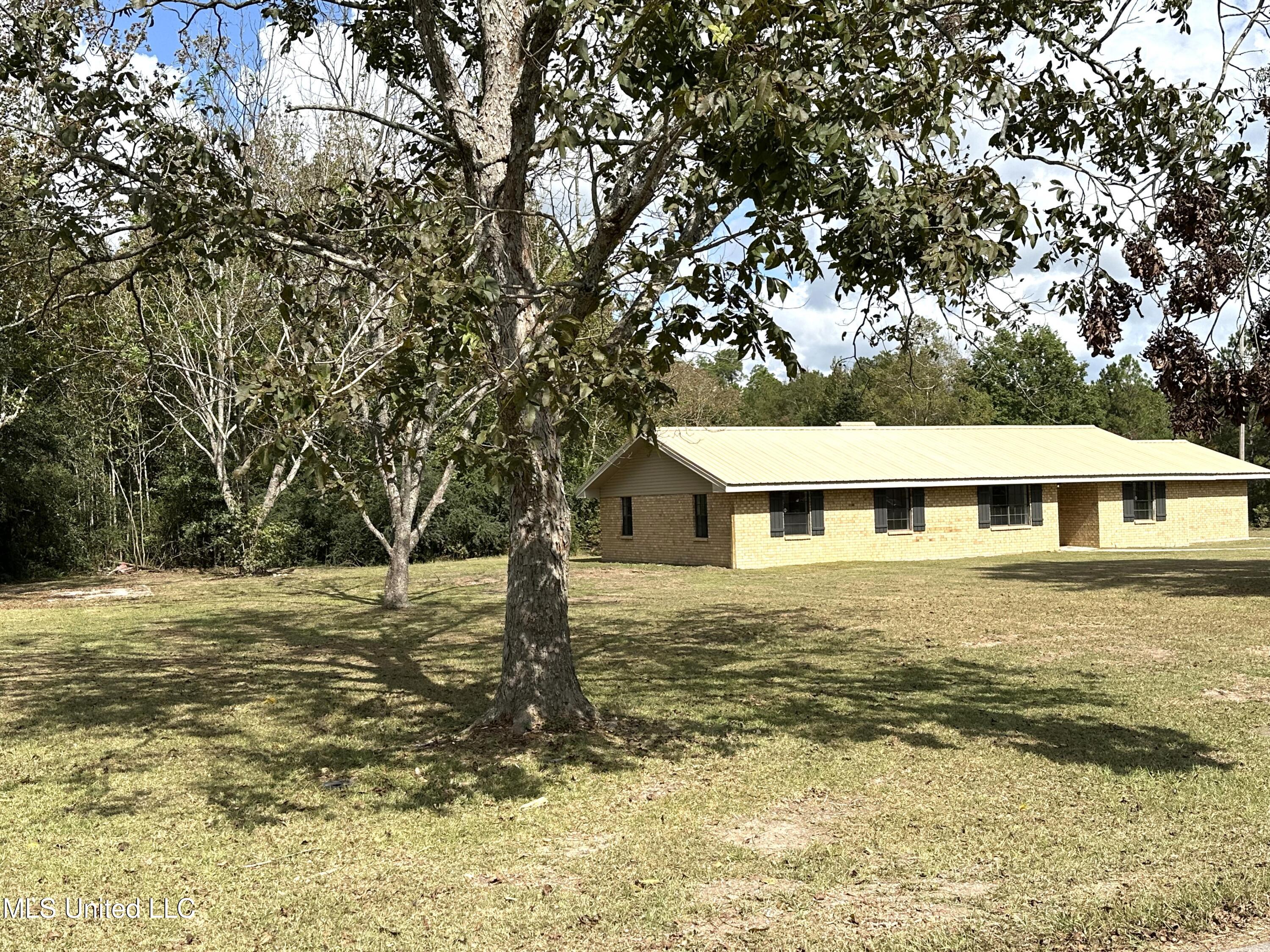 15077 Alsobrooks Road Picayune, MS 39466 - Photo 5 of 32 IMG_0474