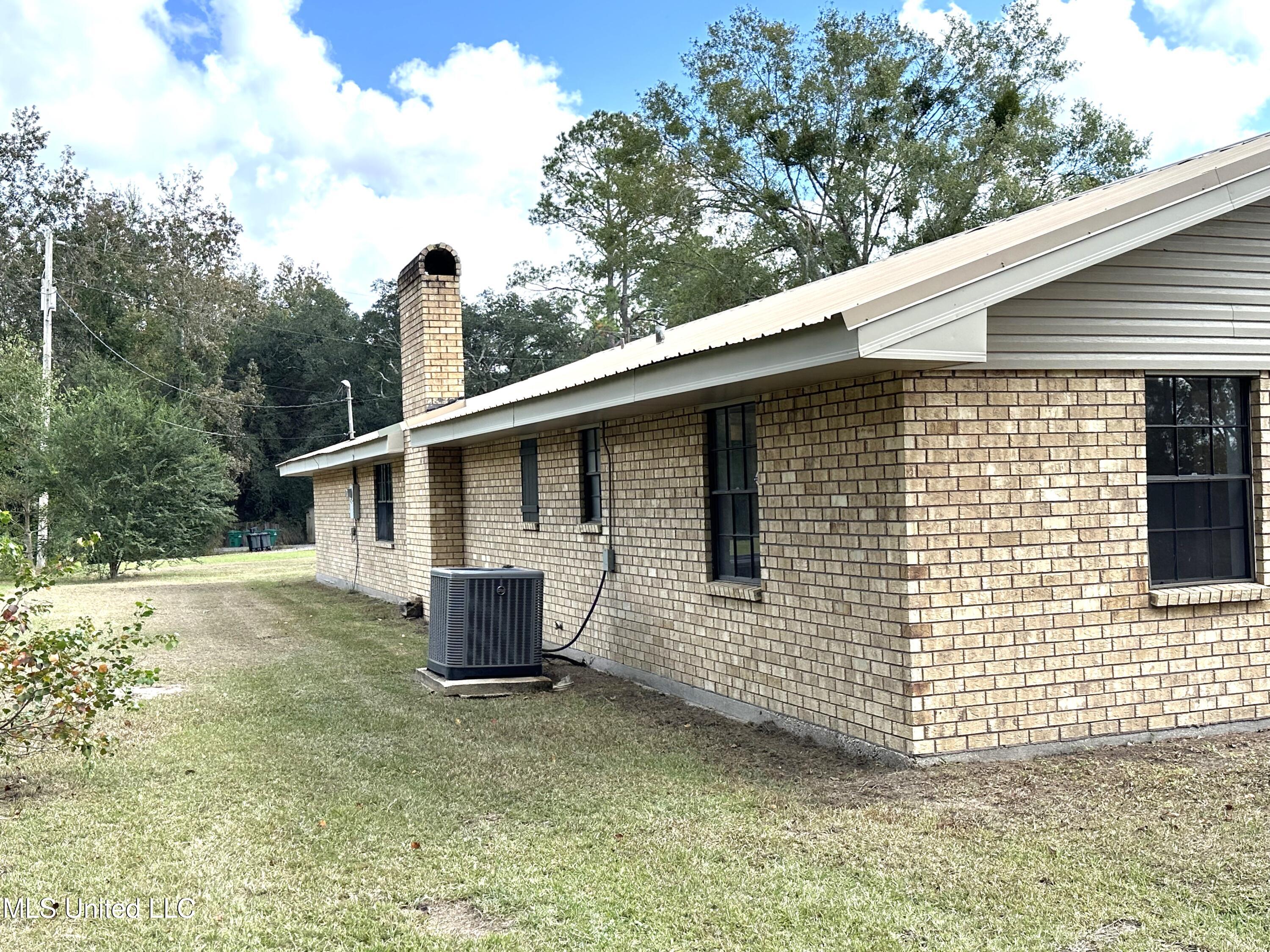 15077 Alsobrooks Road Picayune, MS 39466 - Photo 7 of 32 IMG_0476
