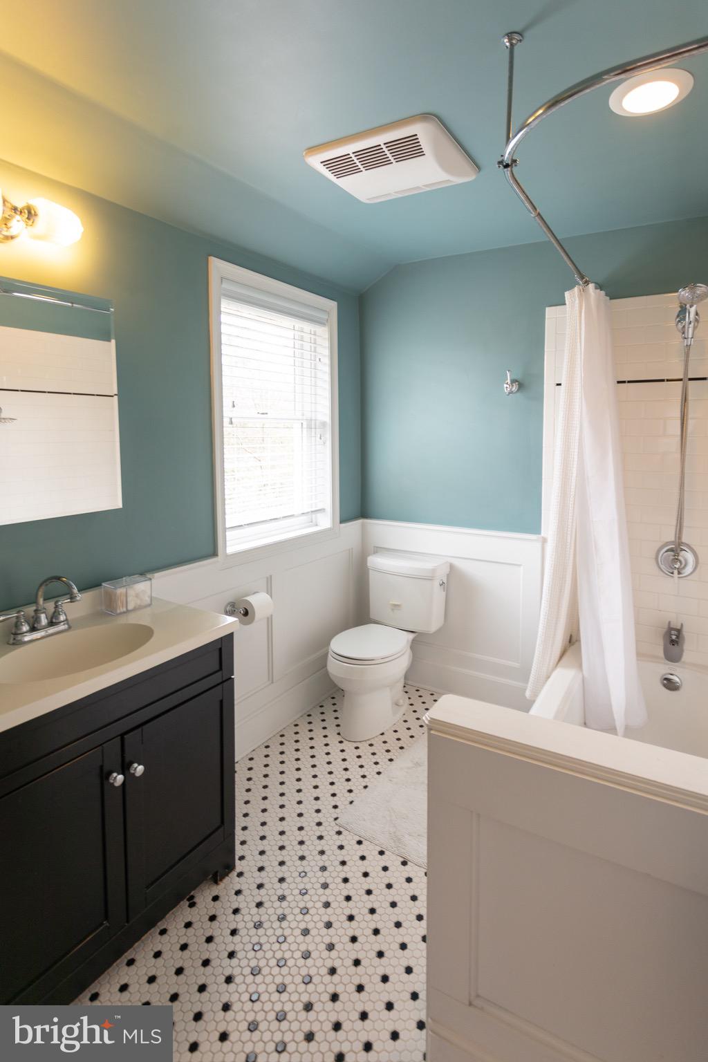1005 Crest Road Wynnewood, PA 19096 - Photo 25 of 39 Hall Bathroom
