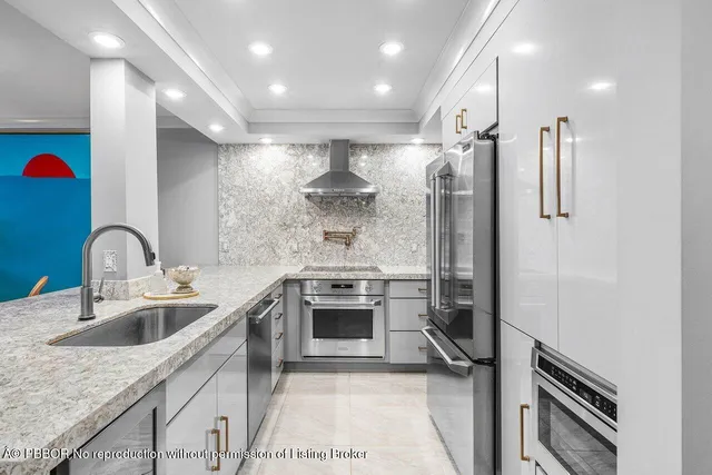 $11,000 | 2295 South Ocean Boulevard, Unit 205, Palm Beach, FL 33480