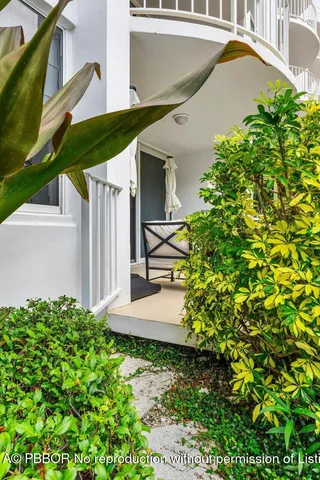 $11,000 | 2295 South Ocean Boulevard, Unit 205, Palm Beach, FL 33480