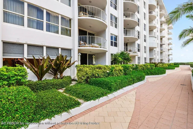 $11,000 | 2295 South Ocean Boulevard, Unit 205, Palm Beach, FL 33480