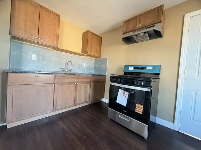 $2,300 | 26 Clarence Street, Unit 2, Bridgeport, CT 06608