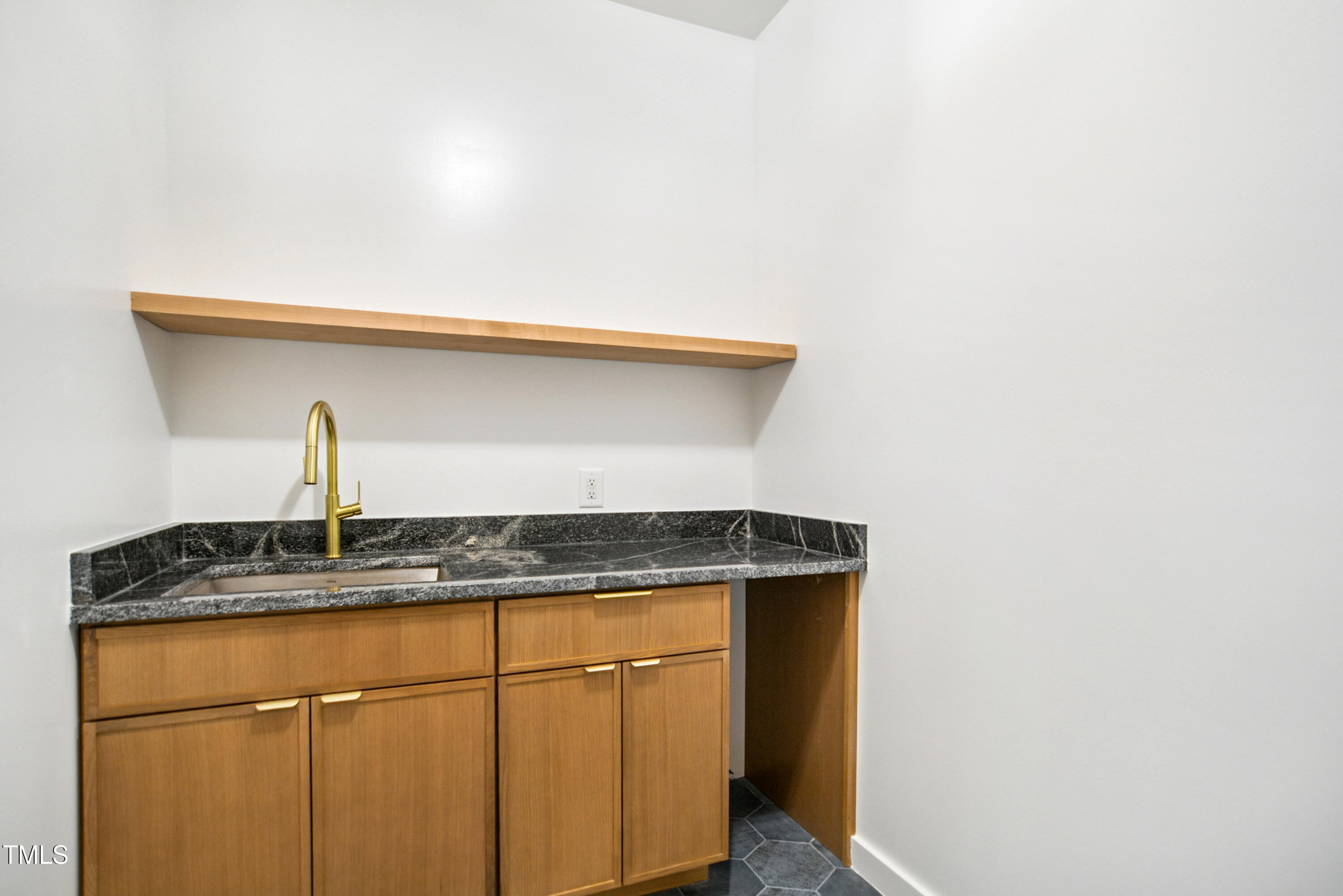 713 North State Street Raleigh, NC 27604 - Photo 35 of 43 035