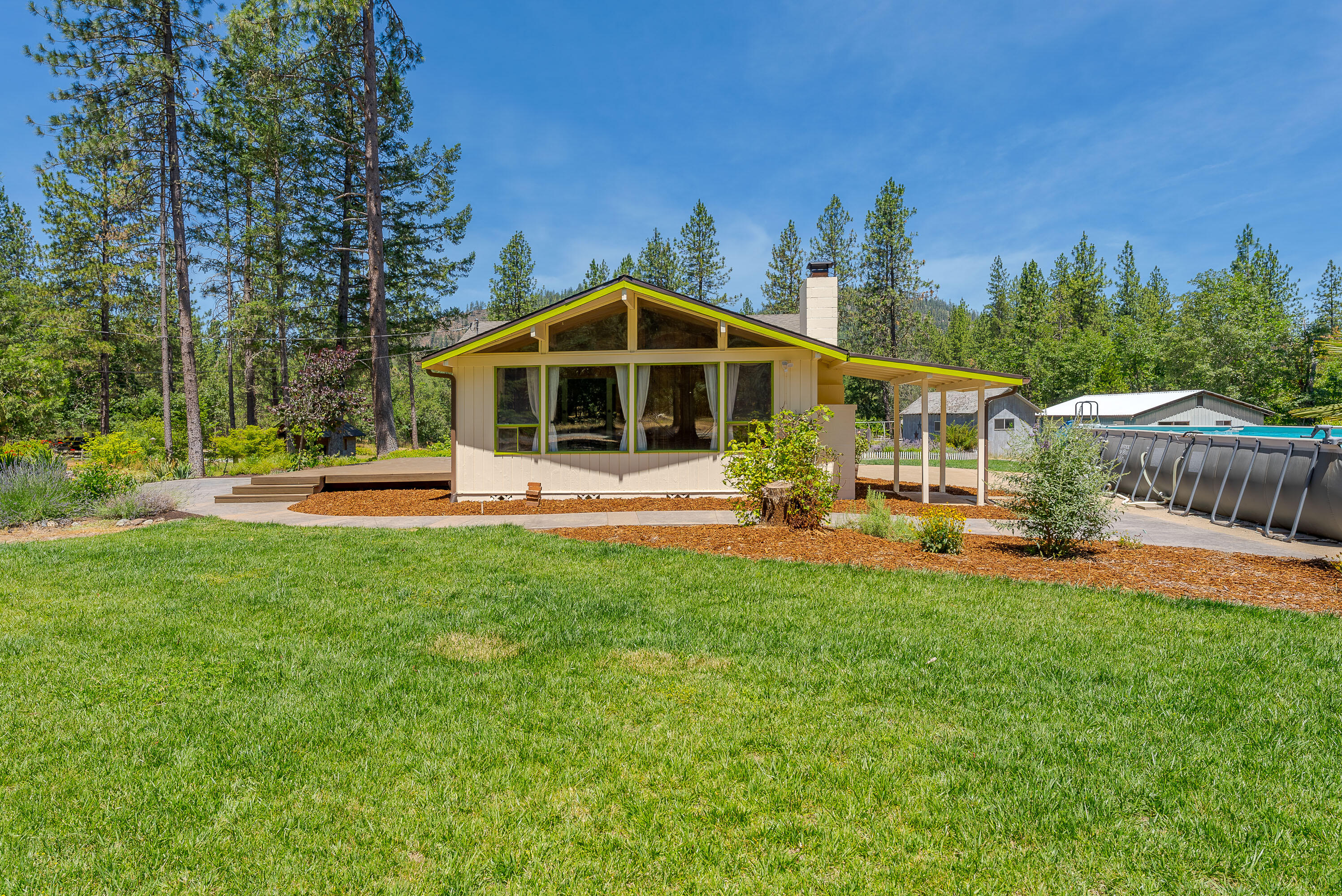 231 Colin Road Grants Pass, OR 97527 - Photo 7 of 43 EXT-24