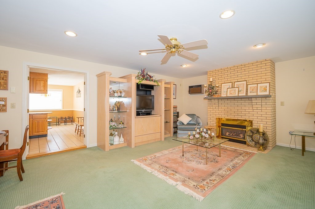 126 Thompson Road Webster, MA 01570 - Photo 3 of 30 Gallery Image 3