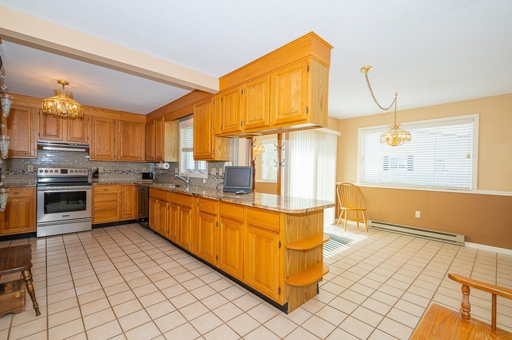 126 Thompson Road Webster, MA 01570 - Photo 5 of 30 Gallery Image 5