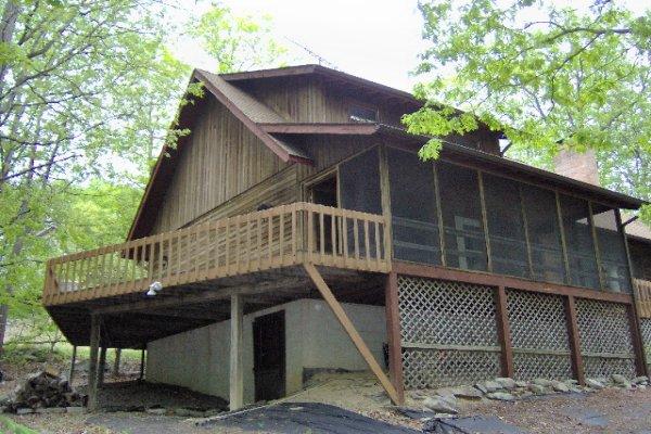 1107 Canterbury Road Bushkill, PA 18324 - Photo 1 of 1 Main Photo
