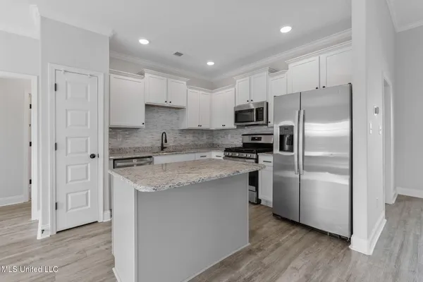 $355,000 | 1802 Millers Cove, Nesbit, MS 38651