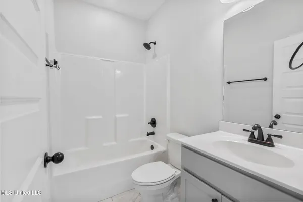 $355,000 | 1802 Millers Cove, Nesbit, MS 38651