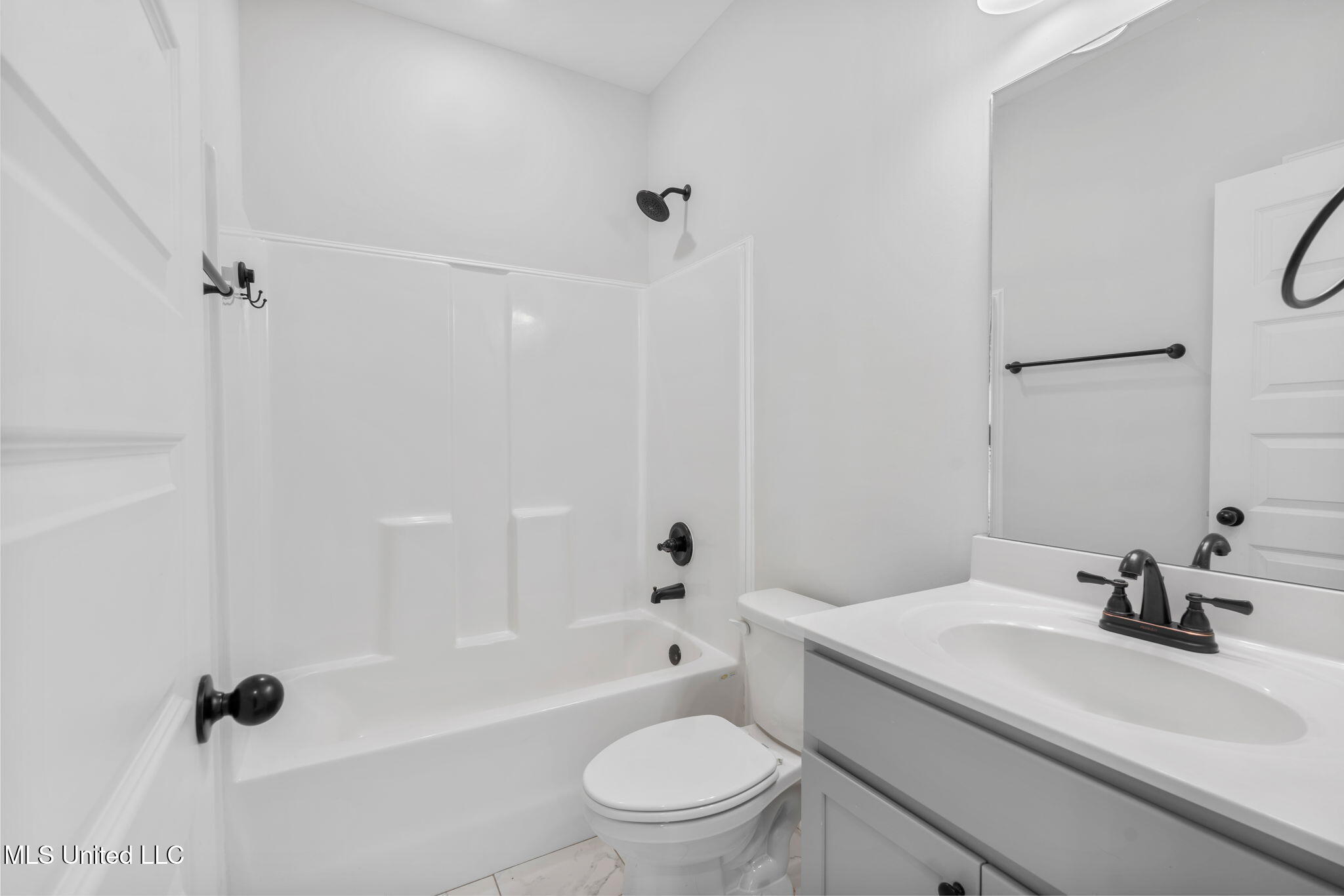 1802 Millers Cove Nesbit, MS 38651 - Photo 20 of 32 20-web-or-mls-1802 Millers Cv%0A-19